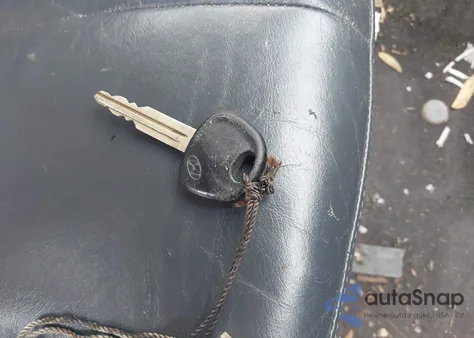 2001 Hyundai Elantra Gt из США, поврежденный, VIN KMHDN55DX1U028552